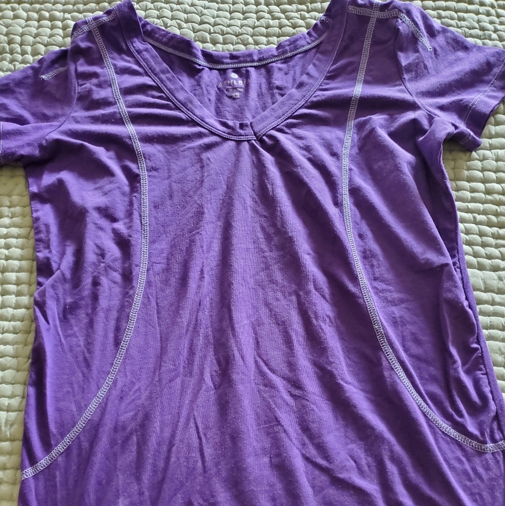 Athleta tee
